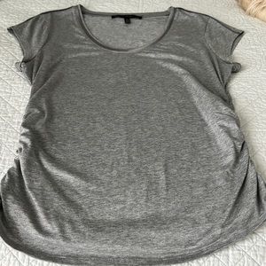 New gray t-shirt with piping around the neck